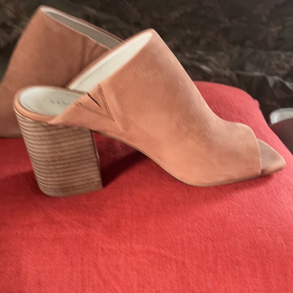 Kenneth Cole Leather Heels - Picture 3 of 9